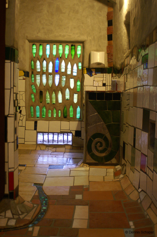 PICT8233_hundertwasser toilets