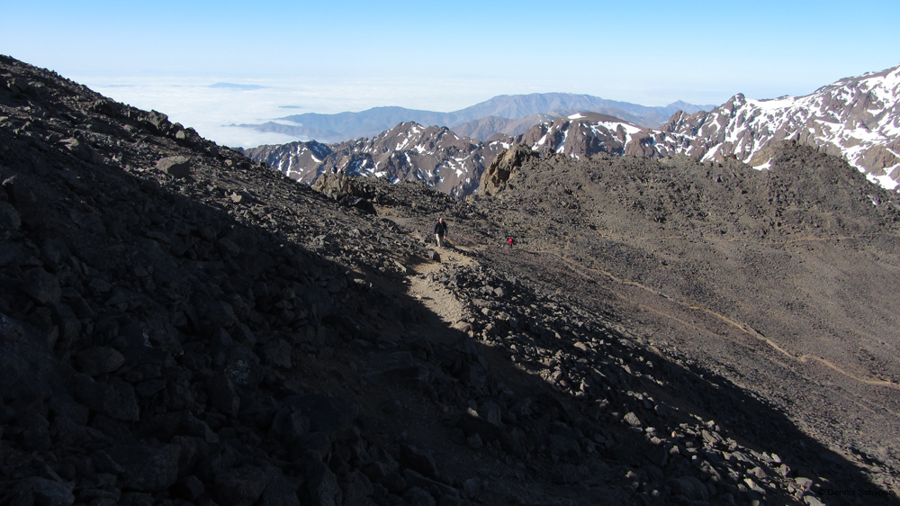 IMG_1934_slowly climbing the last 1000m to the very top of the atlas mountains!