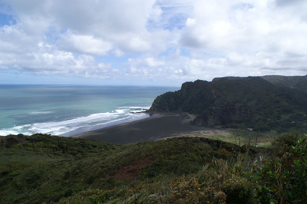PICT2254_more of Karekare beach