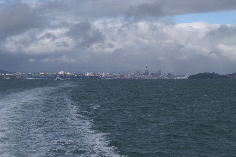 PICT2318_on ferry to Waiheke Island