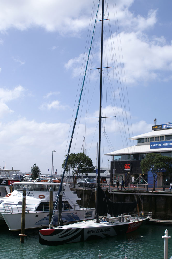 PICT2377_very fast sailing boat