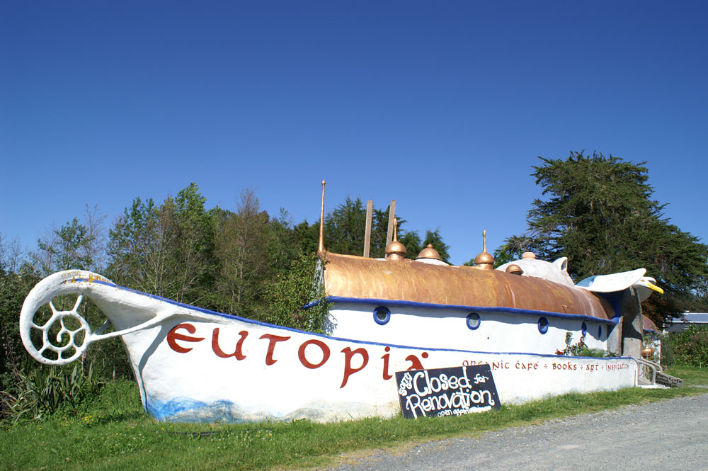 PICT2381_very slow boat_in fact can't move anywhere