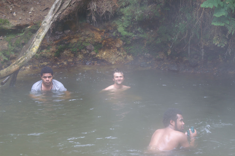 PICT2404_my favourite place in NZ_Keroseen Creek_a hot river!