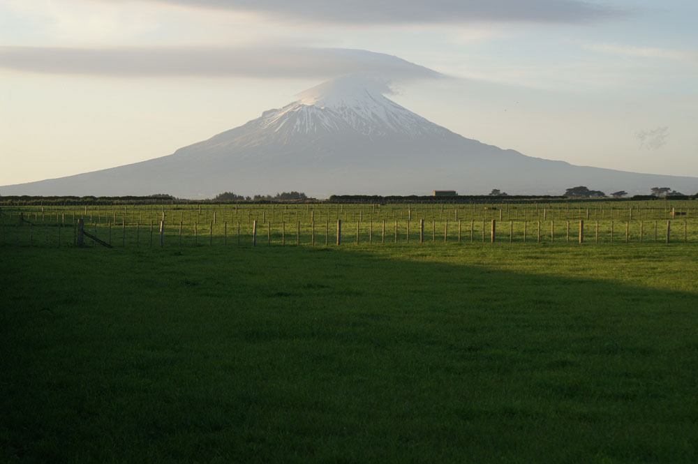 PICT2537_Mt Taranaki