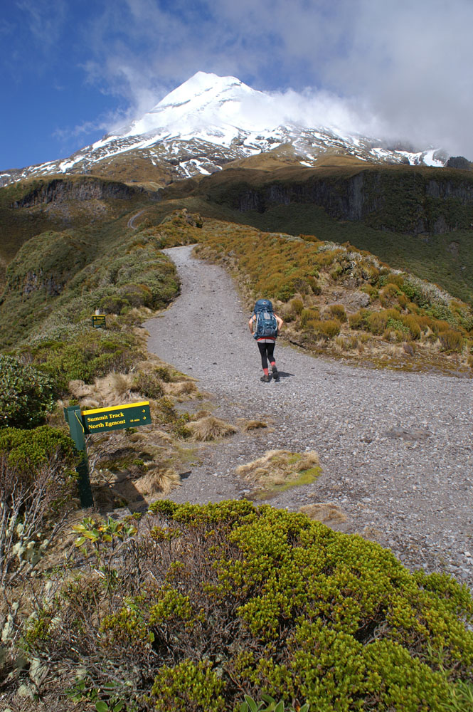 PICT2572_tramping girl