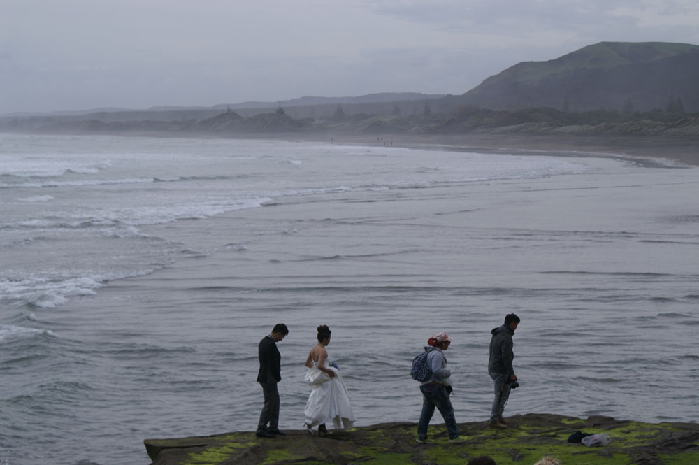 PICT2627_some people having the wedding pics taken