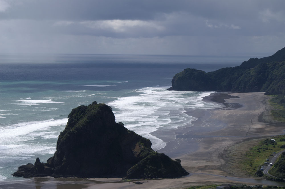 PICT2707_Piha beach