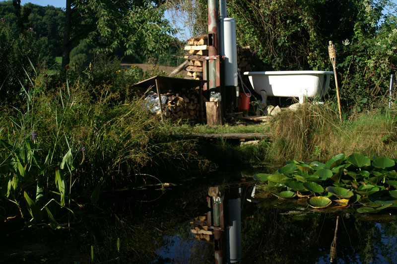 28_PICT0032_well located bath