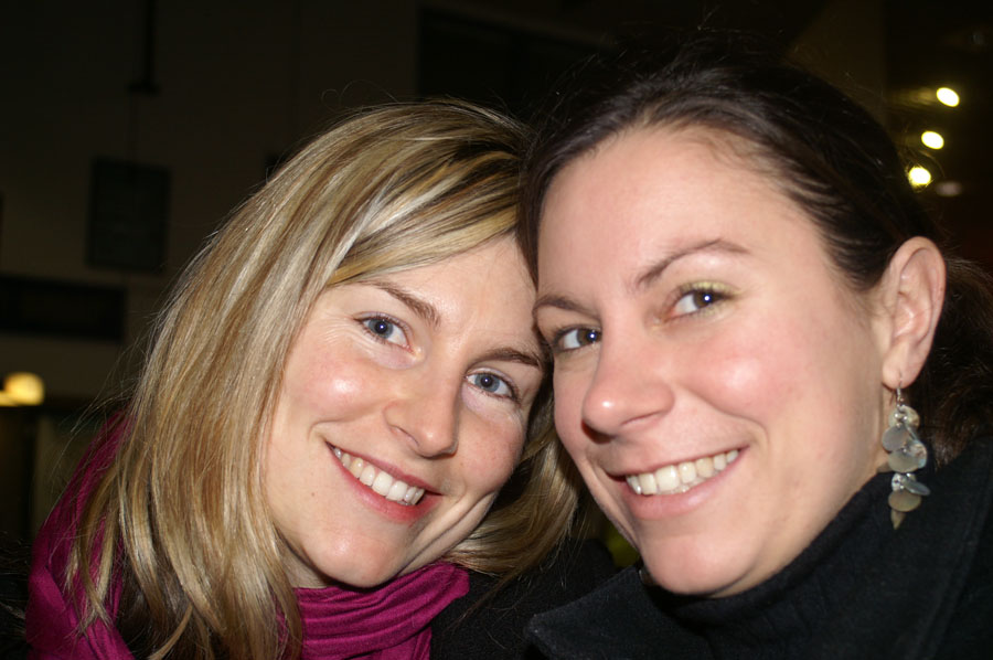 03_PICT0038_Alana&Selena, Belfast